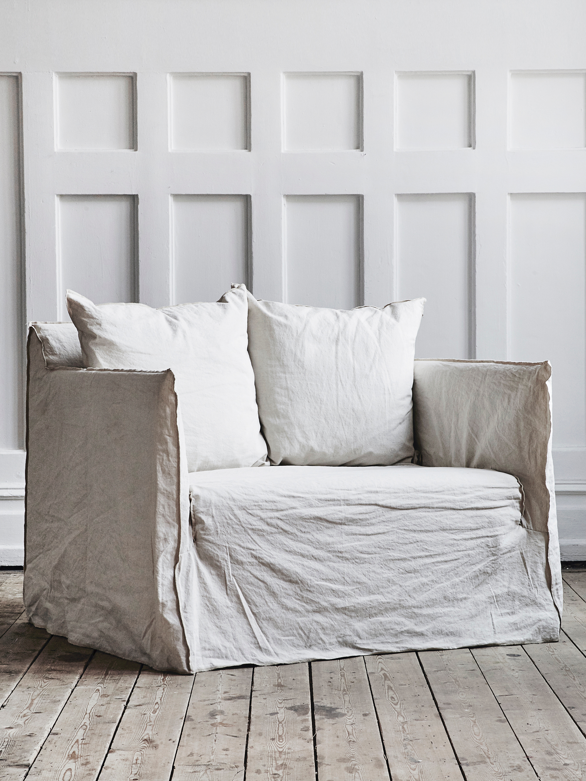 10963 5f37718791 Ghost09b 3 Ghost 09 Loveseat Portrait