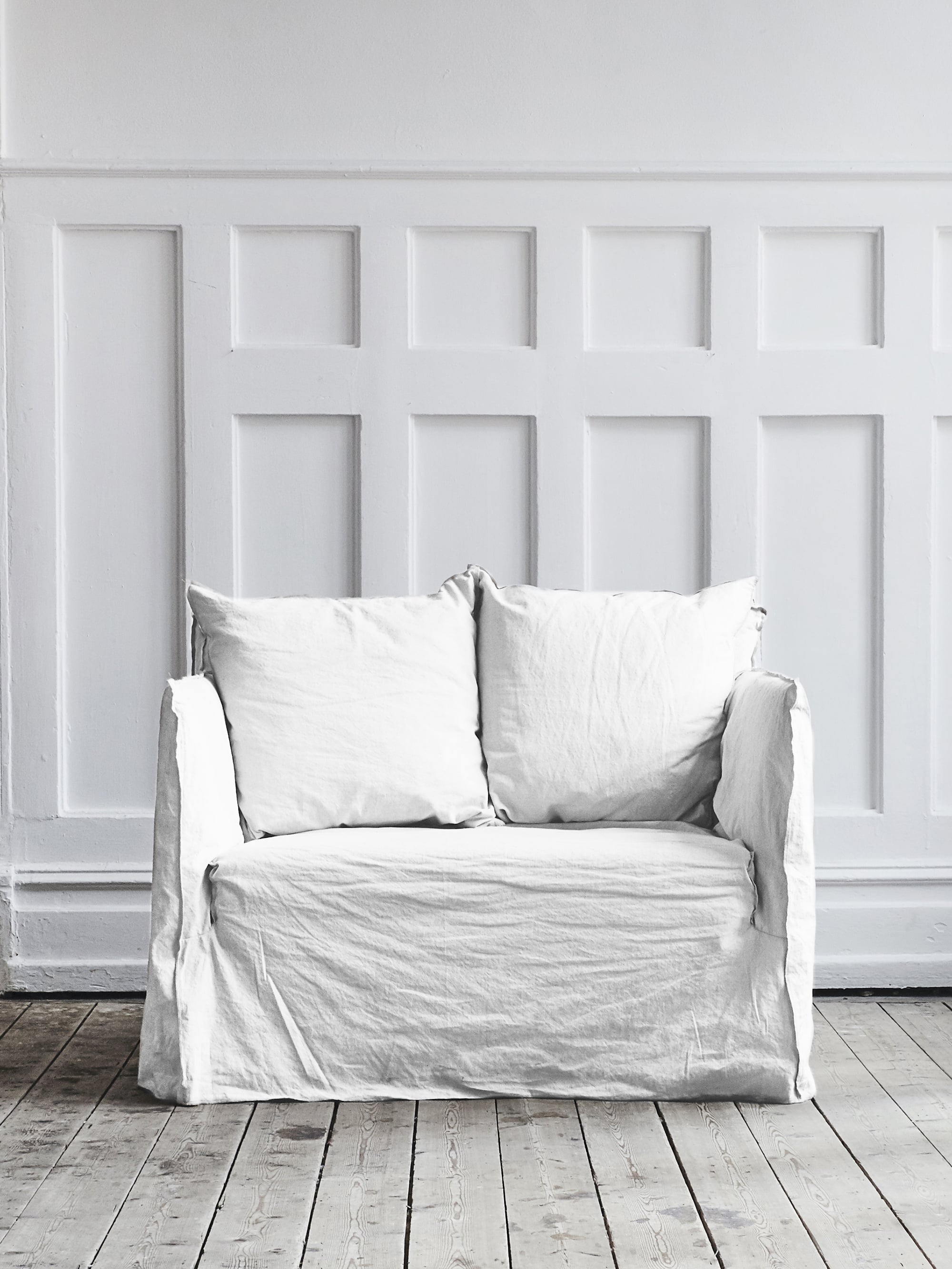 10964 C940567e4e Ghost09b 10 Ghost 09 Loveseat Portrait