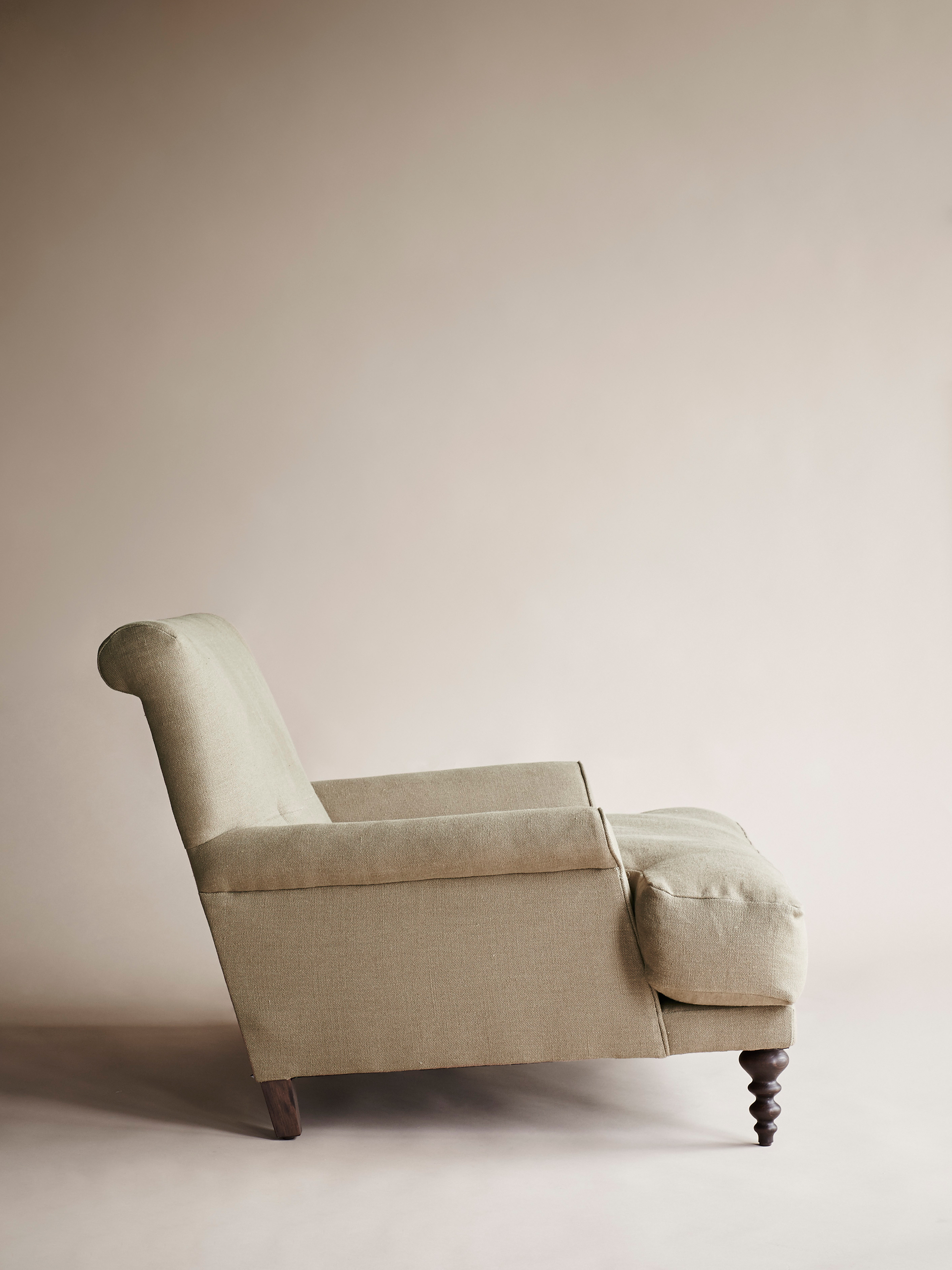 11114 44e2c96a24 Mh812 Comolic Cabot Wheatwave Oscar Armchair 342008 Portrait