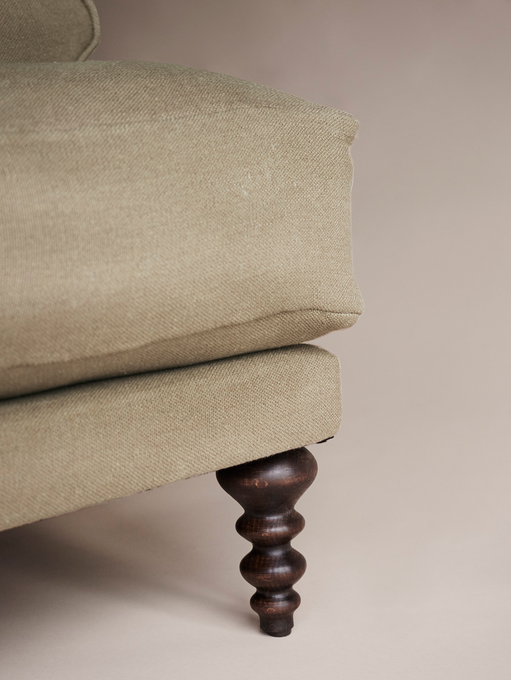 11114 9e0c17f3bd Mh812 Comolic Cabot Wheatwave Oscar Armchair 242007 Portrait