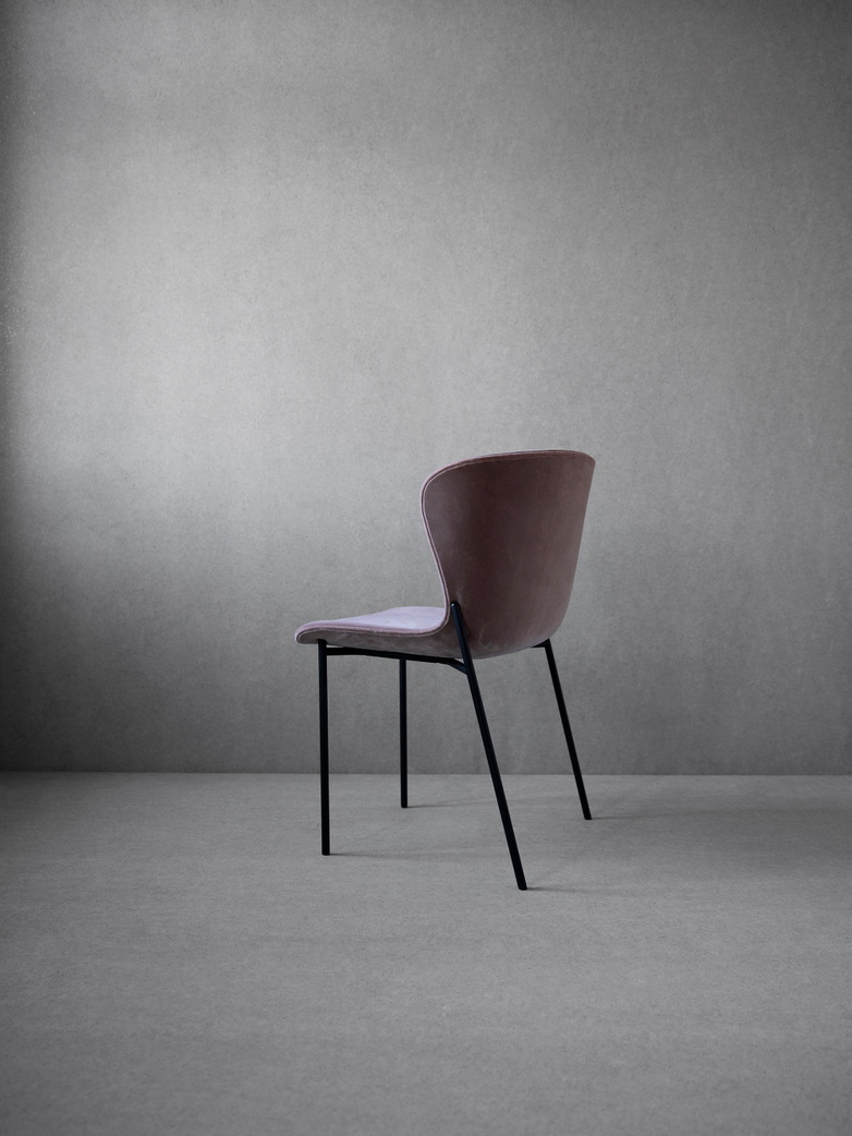 La Pipe Chair Velvet Dark Grey - Black Frame
