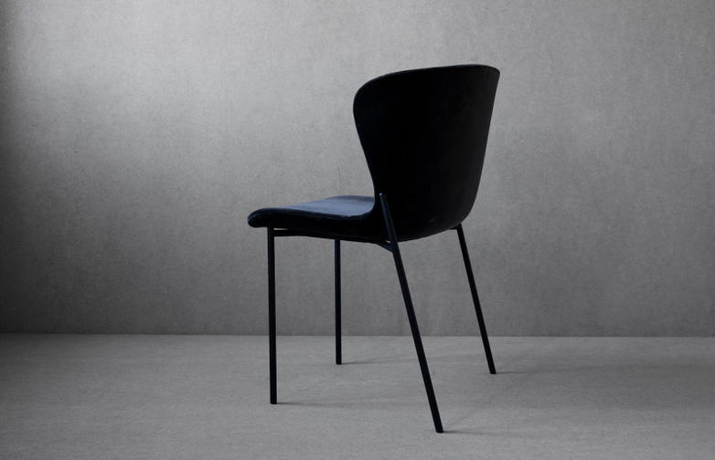 La Pipe Chair Velvet Dark Grey - Black Frame