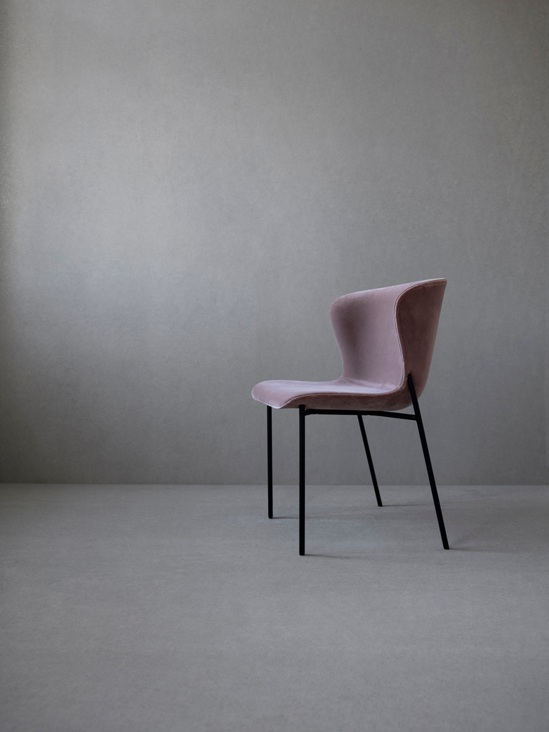 La Pipe Chair Velvet Dark Grey - Black Frame