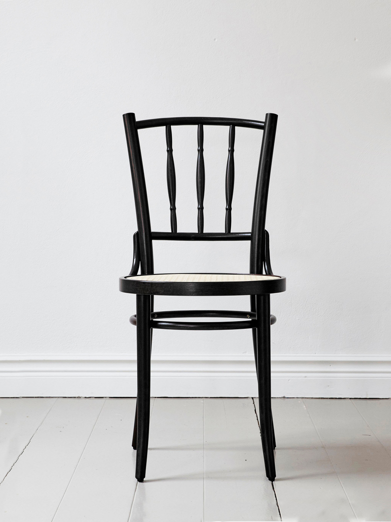 Dejavu Chair No 378 – Black – Cane