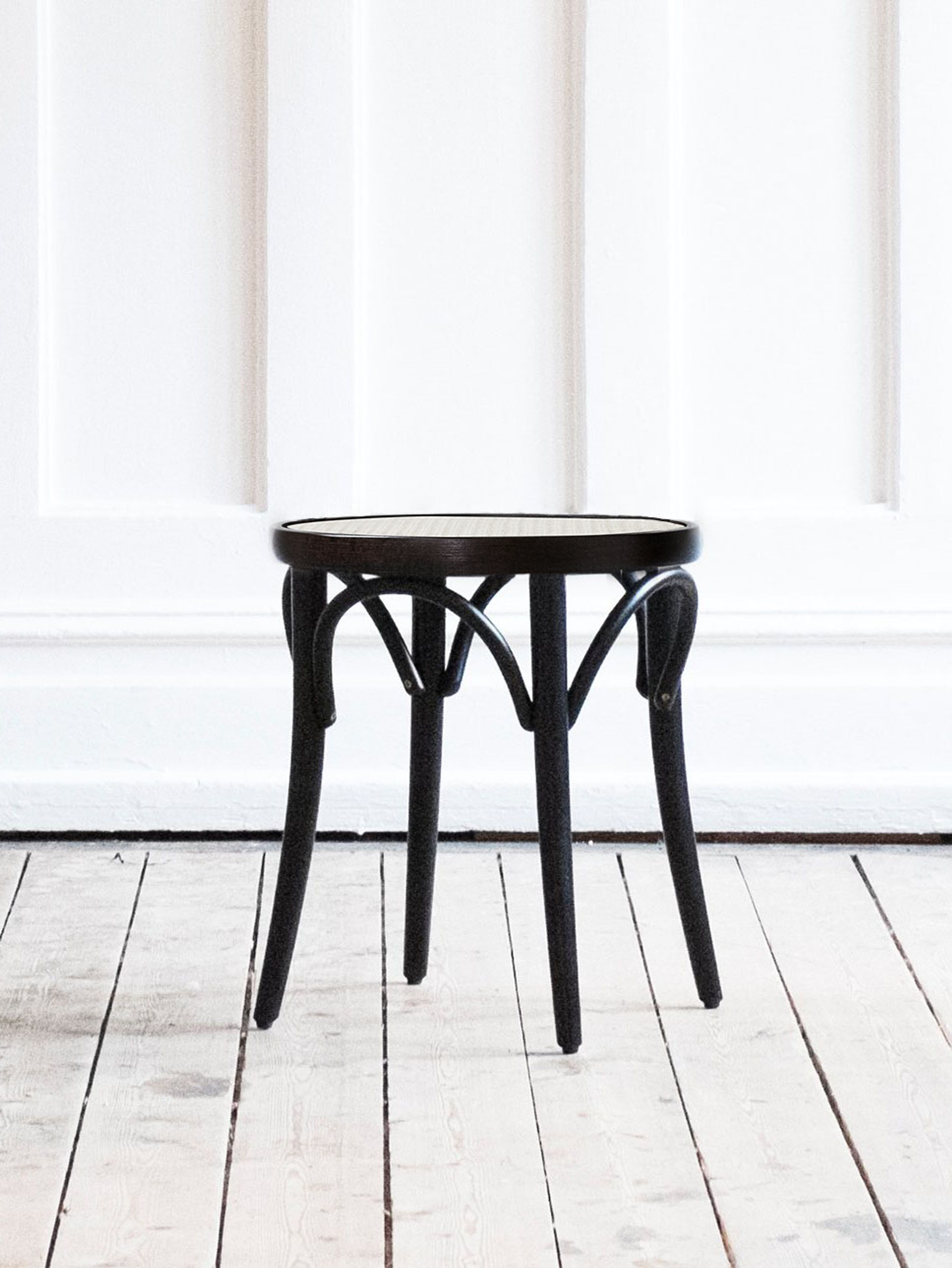 11792 6b8f1e68fb 10784 Df85d9a6e9 Artilleriet Ton Stool60 Press Zoom1 Portrait