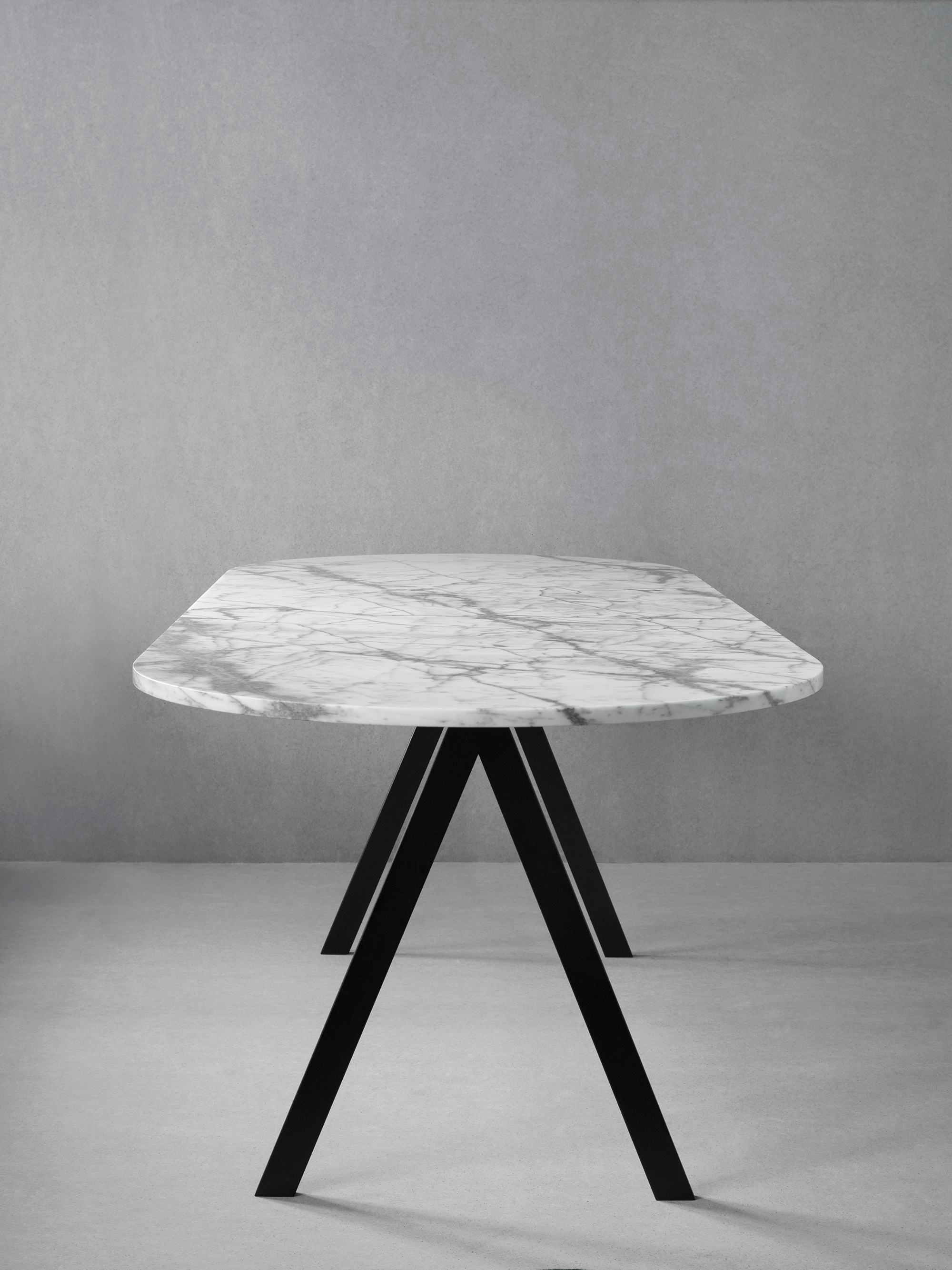 12324 15e72999b0 Saw Table Marble White Front Portrait