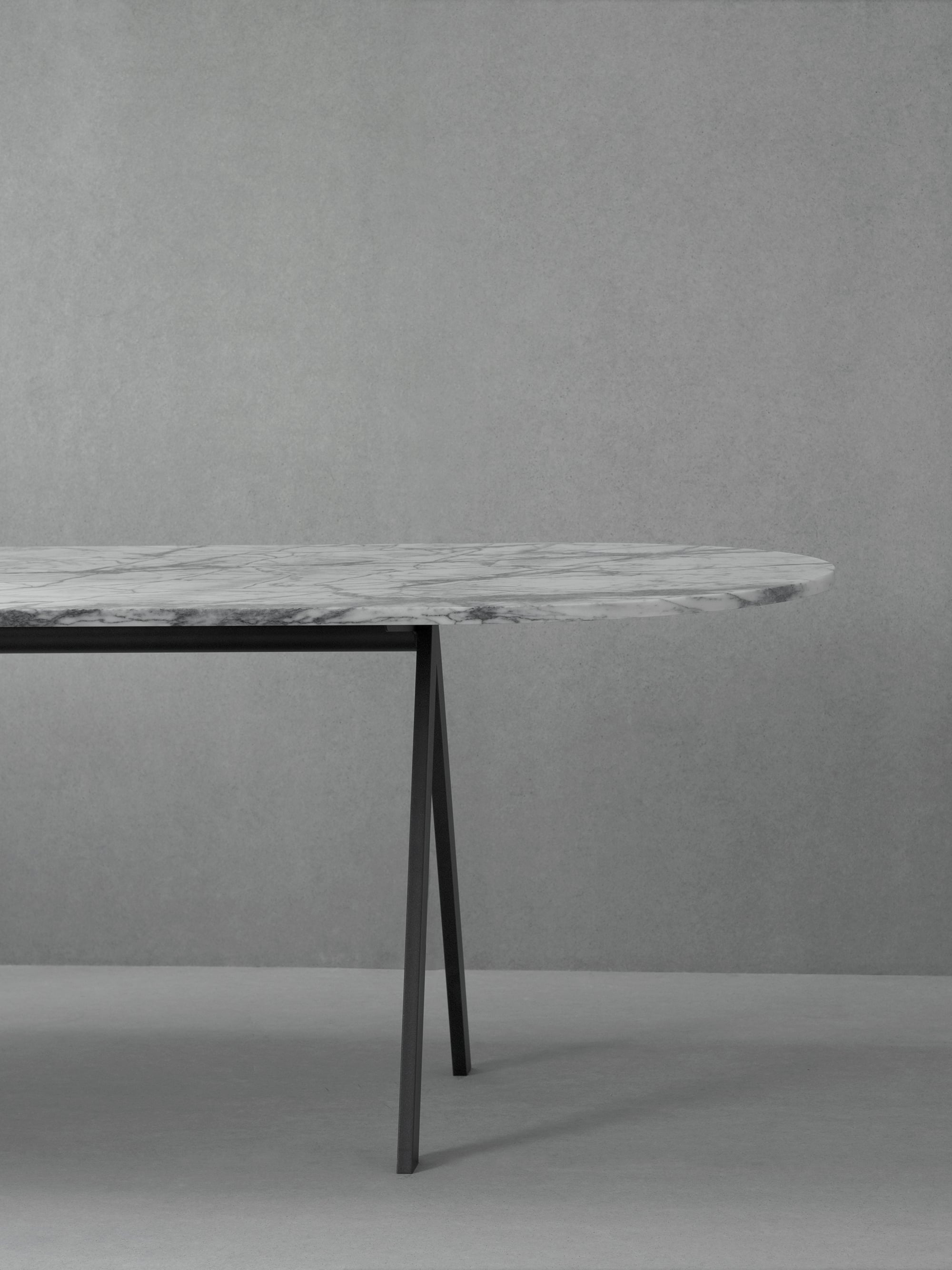 12324 3d1a8f2a32 Saw Table Marble White Side Portrait