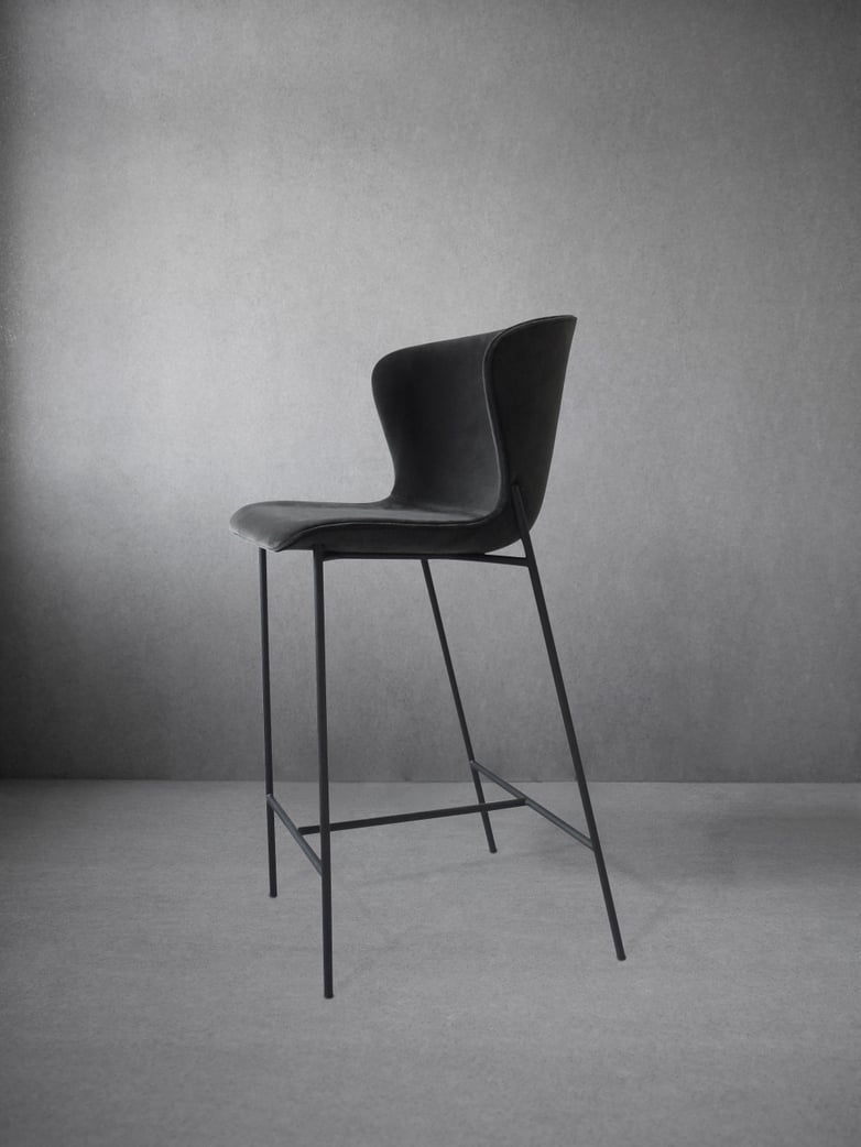 La Pipe High Chair Velvet Dark Grey - Black Frame