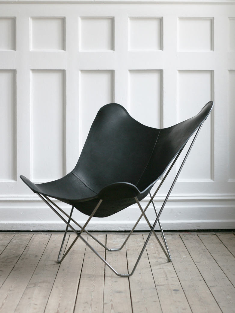 Black Leather - Matte Chrome Frame