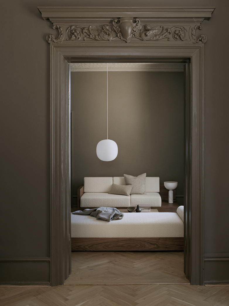Lantern Pendant Frosted – Medium