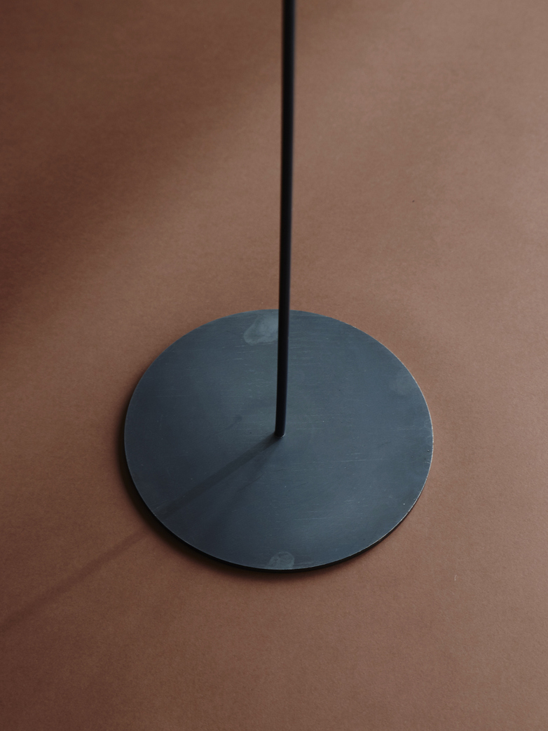 Akio Noir Lamp
