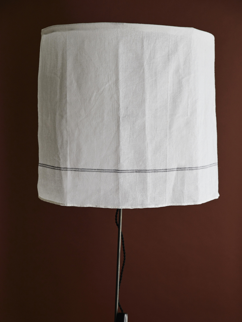 Akio Noir Lamp