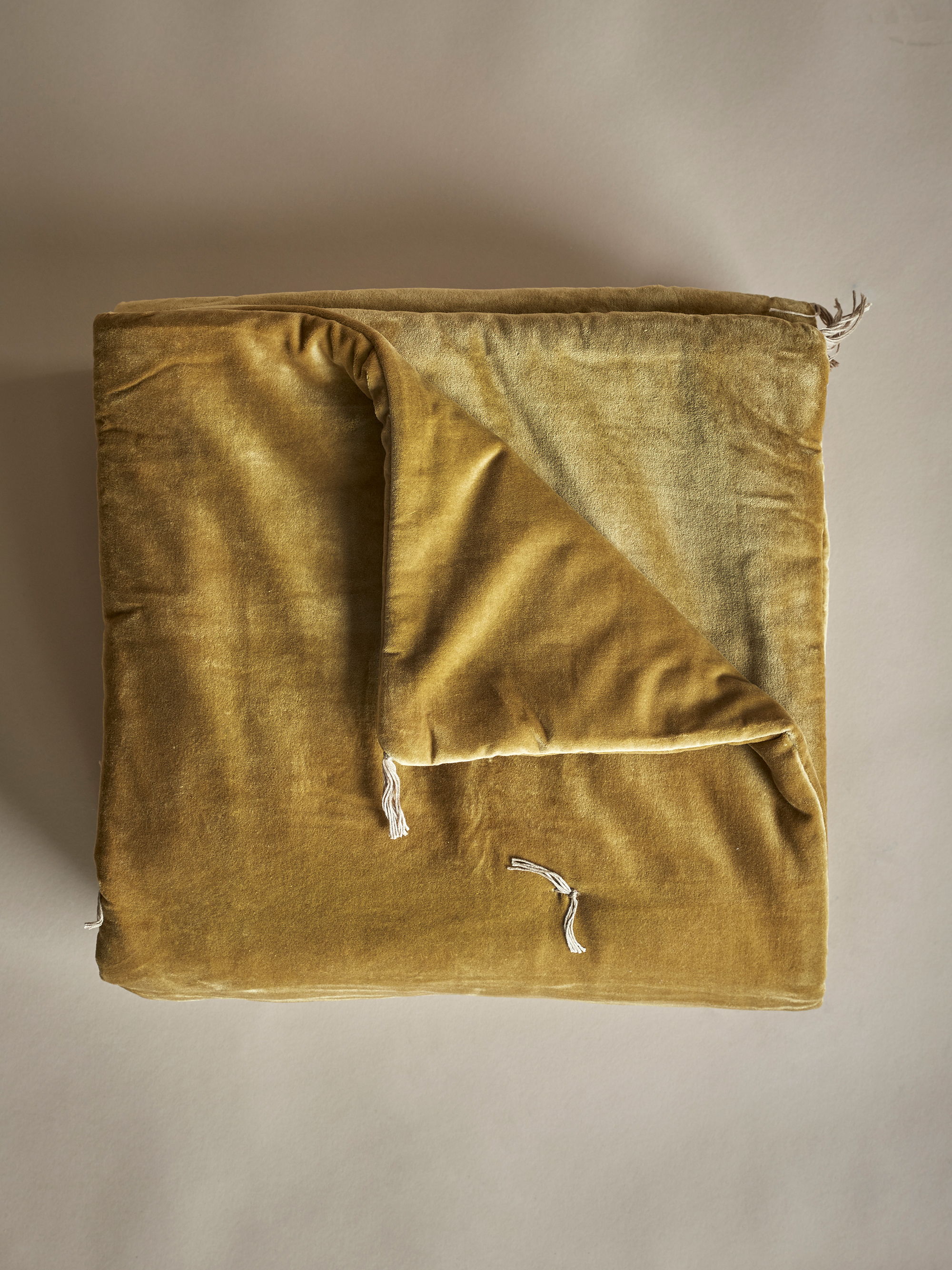 13631 71d87b4ec0 85185dun Caravane Wahsed Velvet Throw Dune Portrait