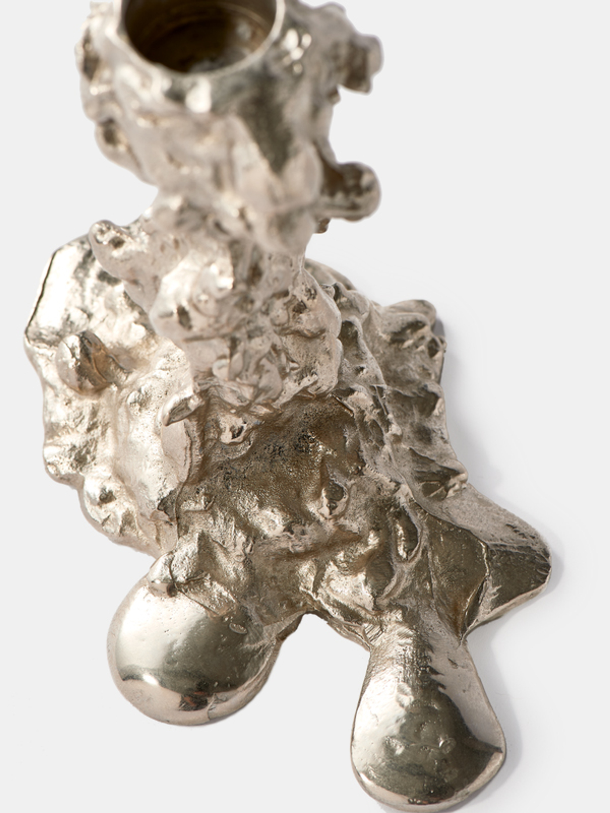 13902 86c496a90a Small Drip Candleholder S Silver 06 Detail Portrait