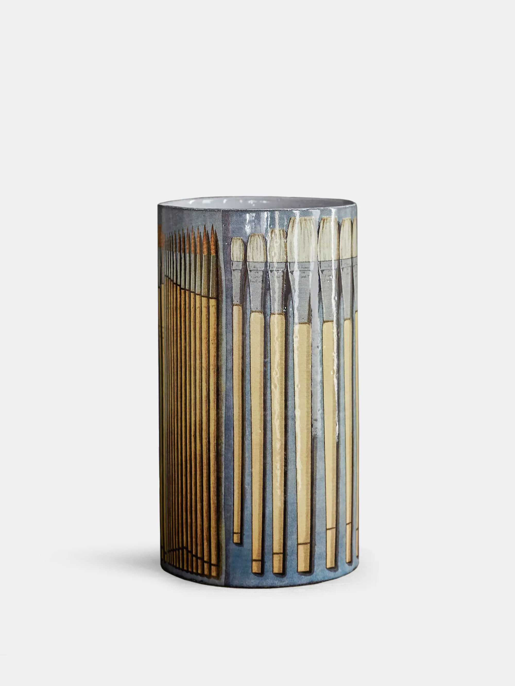 14446 99da59dc39 14446 F10cb97b83 John Paintbrushes Vase Zoom Portrait