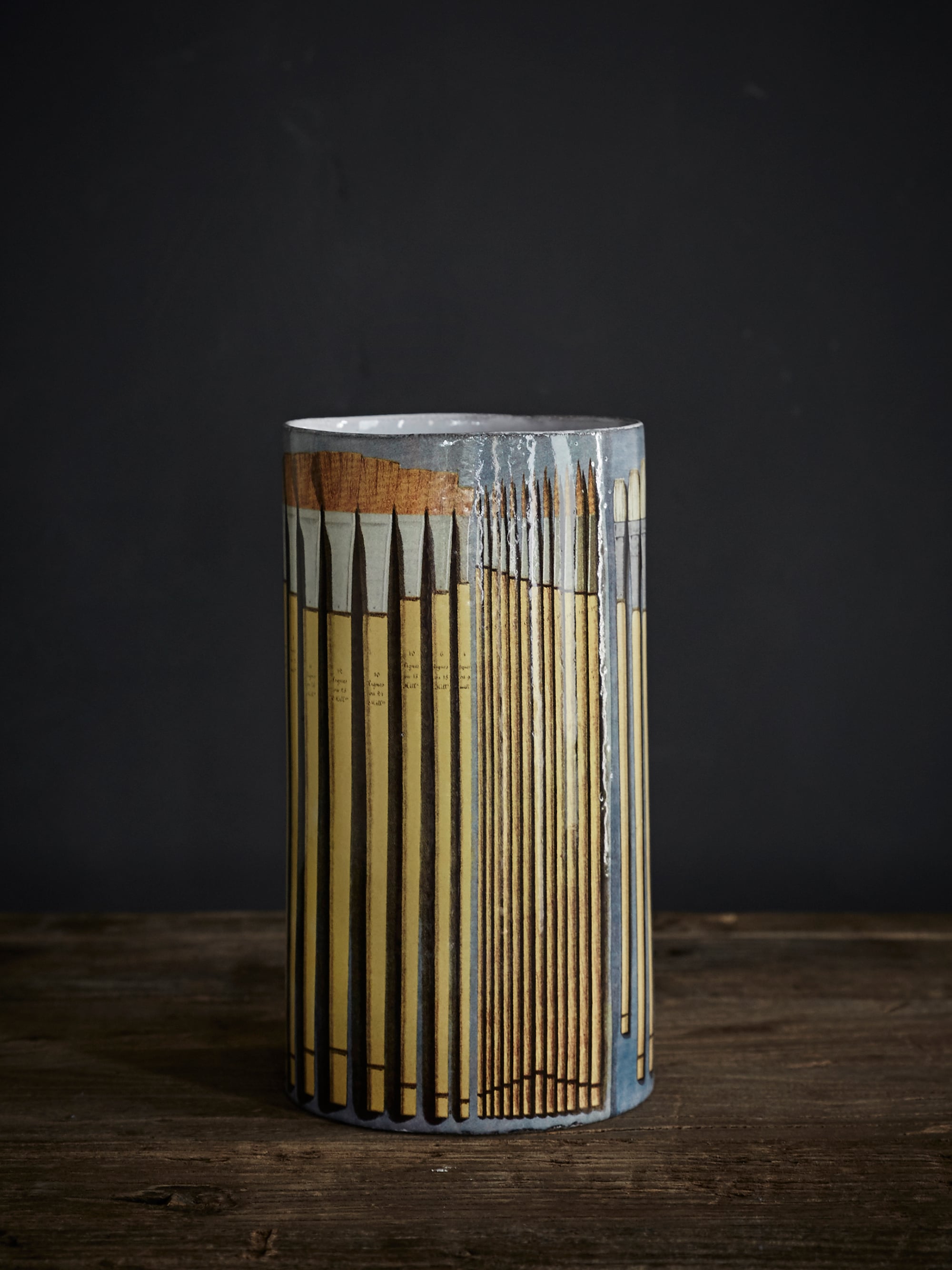 14446 F8072966ff Vsejhn22 John Paintbrushes Vase Portrait