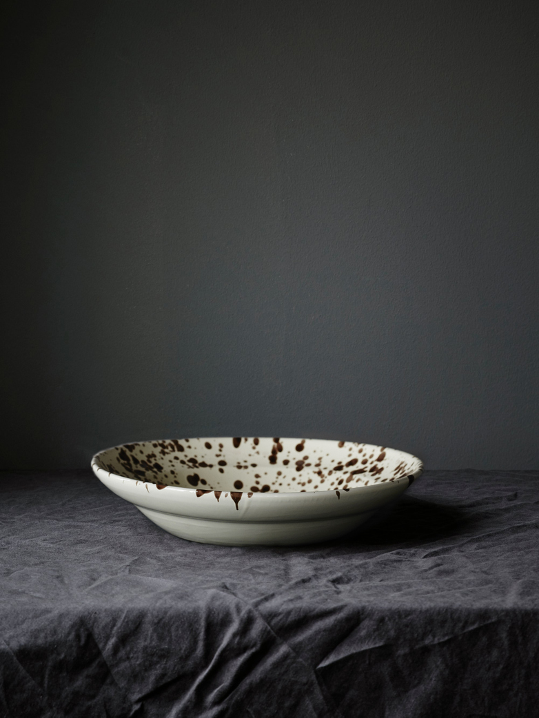 Spruzzi Vivente - Serving Bowl Brown on Creme- Medium