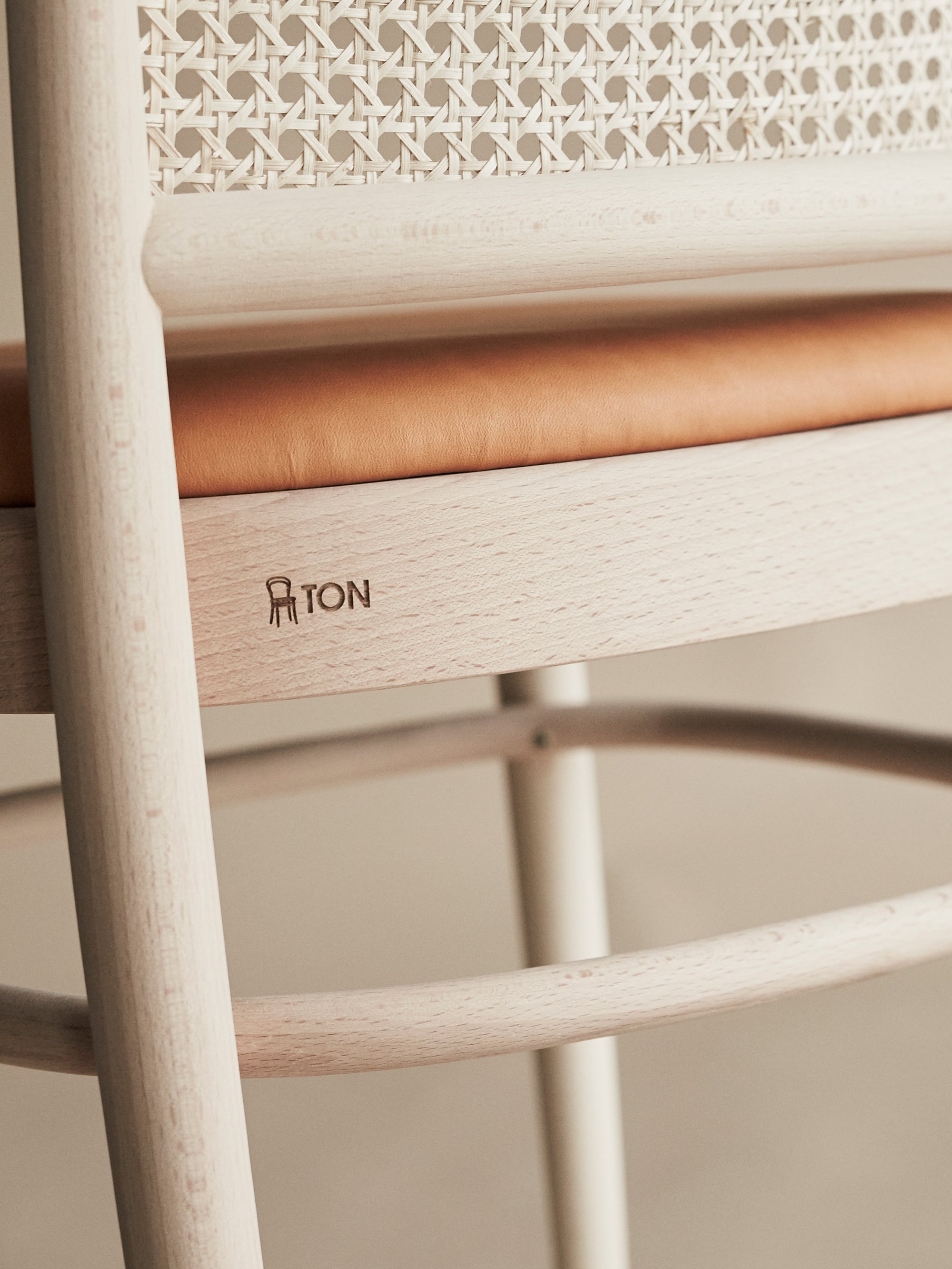 16218 5e14111a22 317811004103rawtl Chair No 811 Raw Tarnsjo Leather 2 Portrait