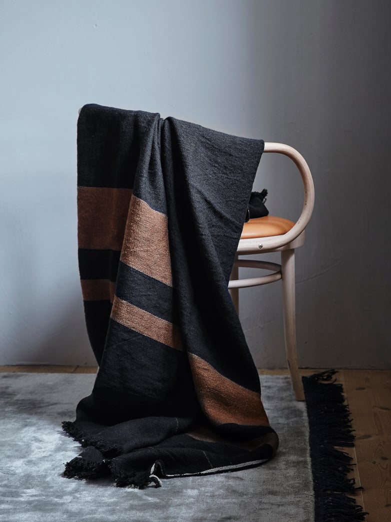 Oscar Throw - Black stripe