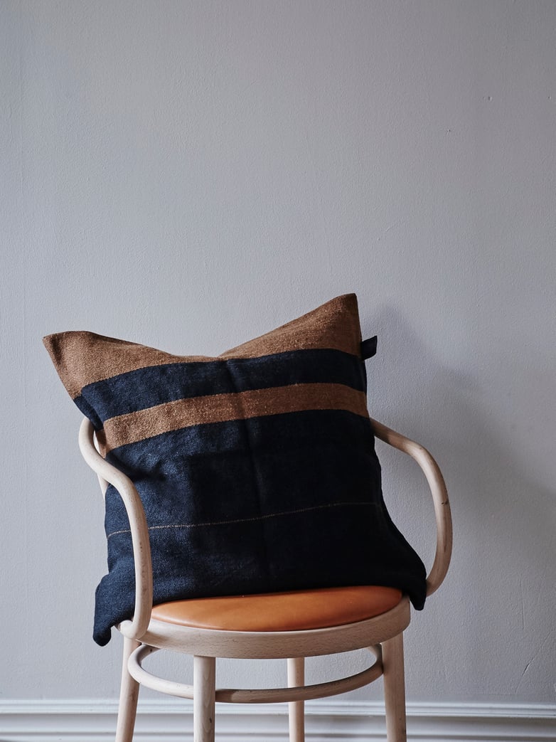 Oscar Pillow - Black Stripe