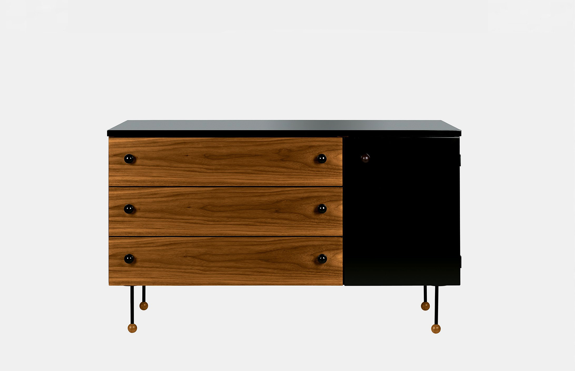 16794 Cb11659055 16791 5868b5a032 Grossman Dresser 3 Walnut Front Zoom Portrait