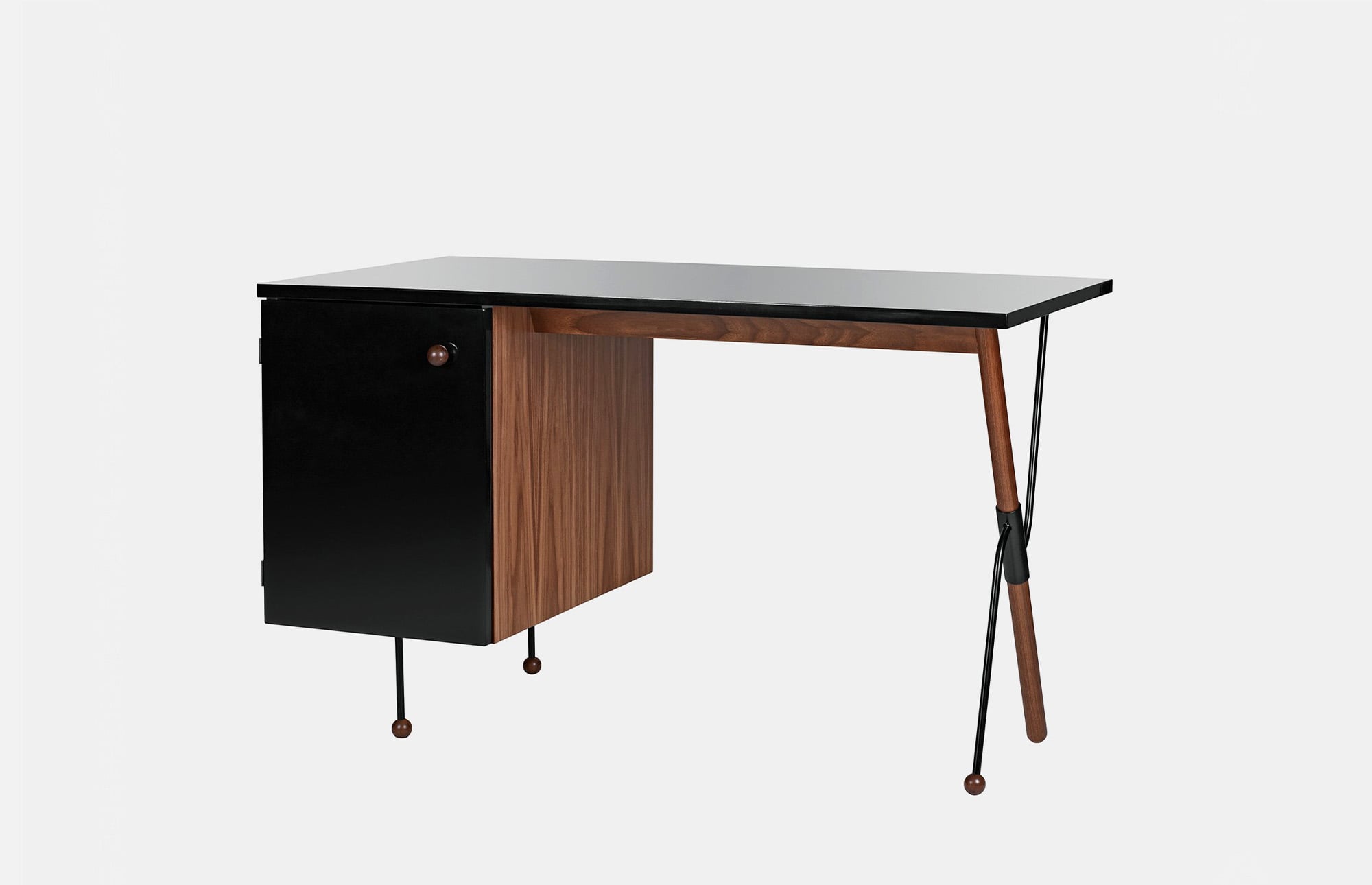 16795 F1c7fcabf0 16795 E031e60673 Grossman Desk Walnut Zoom Portrait