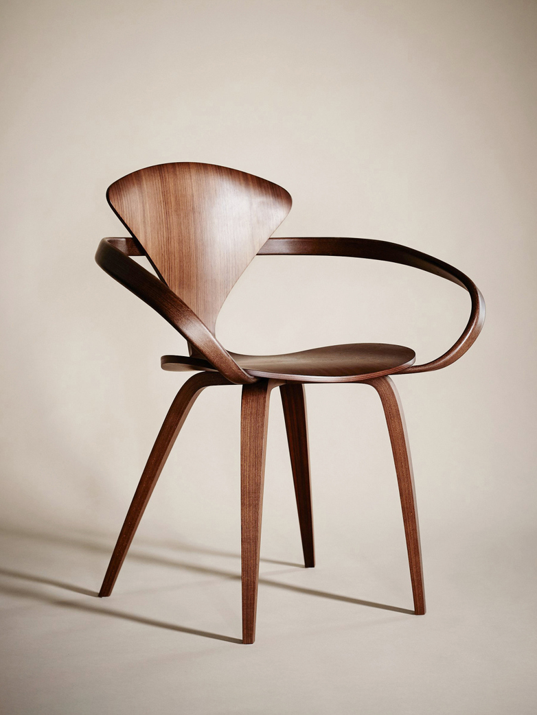 Armchair – Classic Walnut