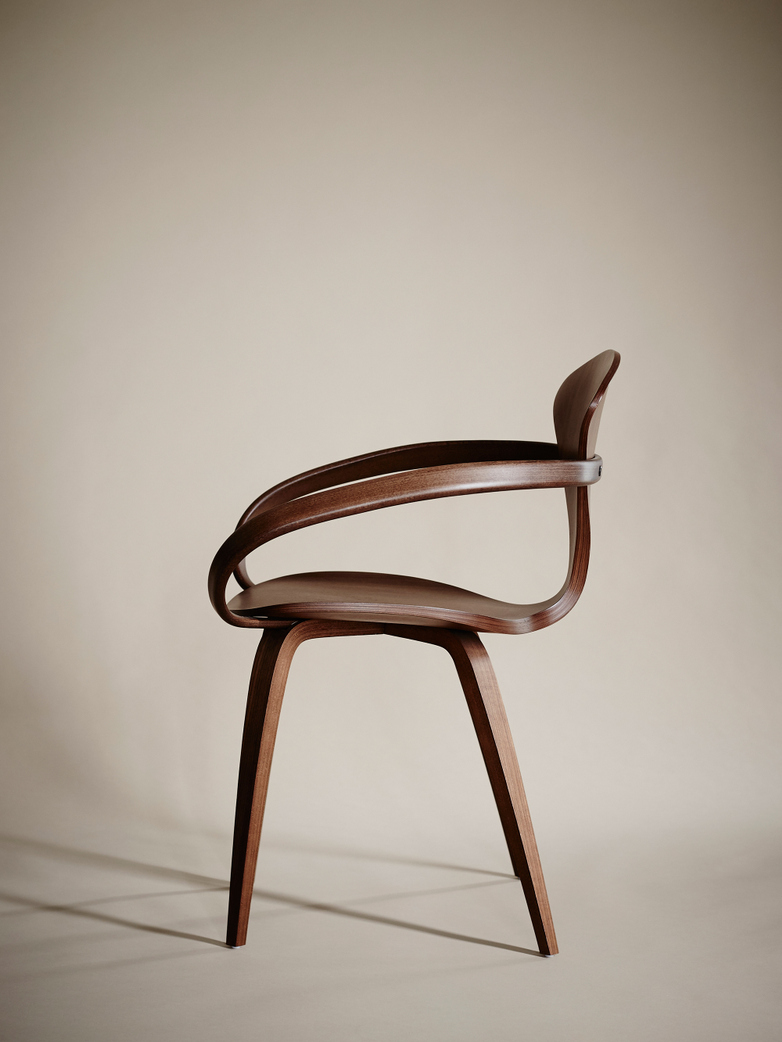 Armchair – Classic Walnut