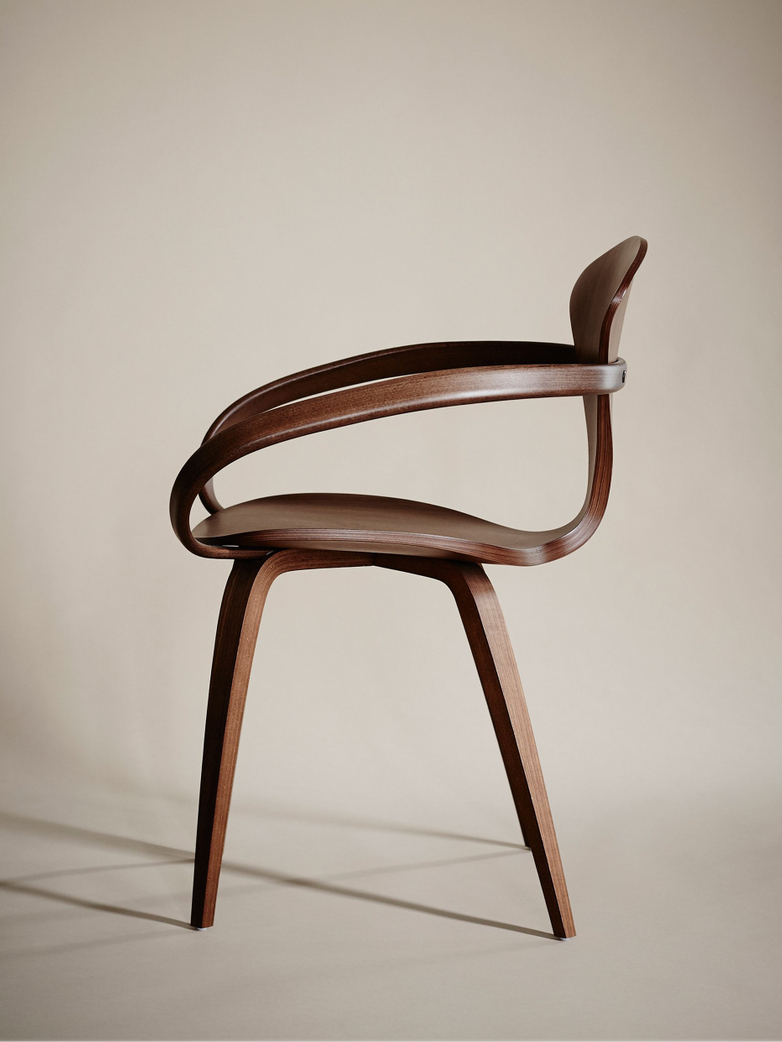Armchair – Classic Walnut
