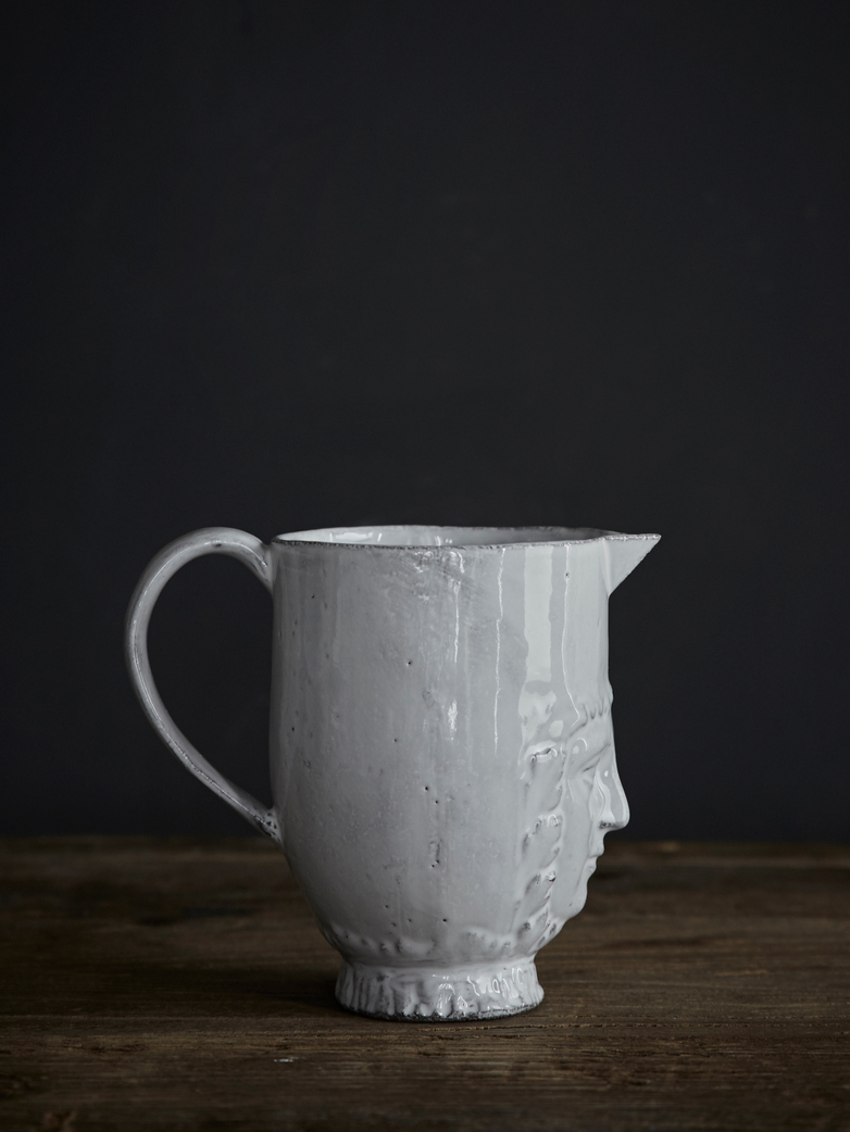Visage Pitcher