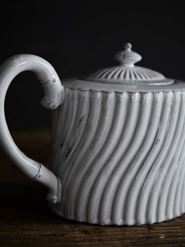 Astier de Villatte — Peggy Teapot — Coffee- & Tea pots | Artilleriet