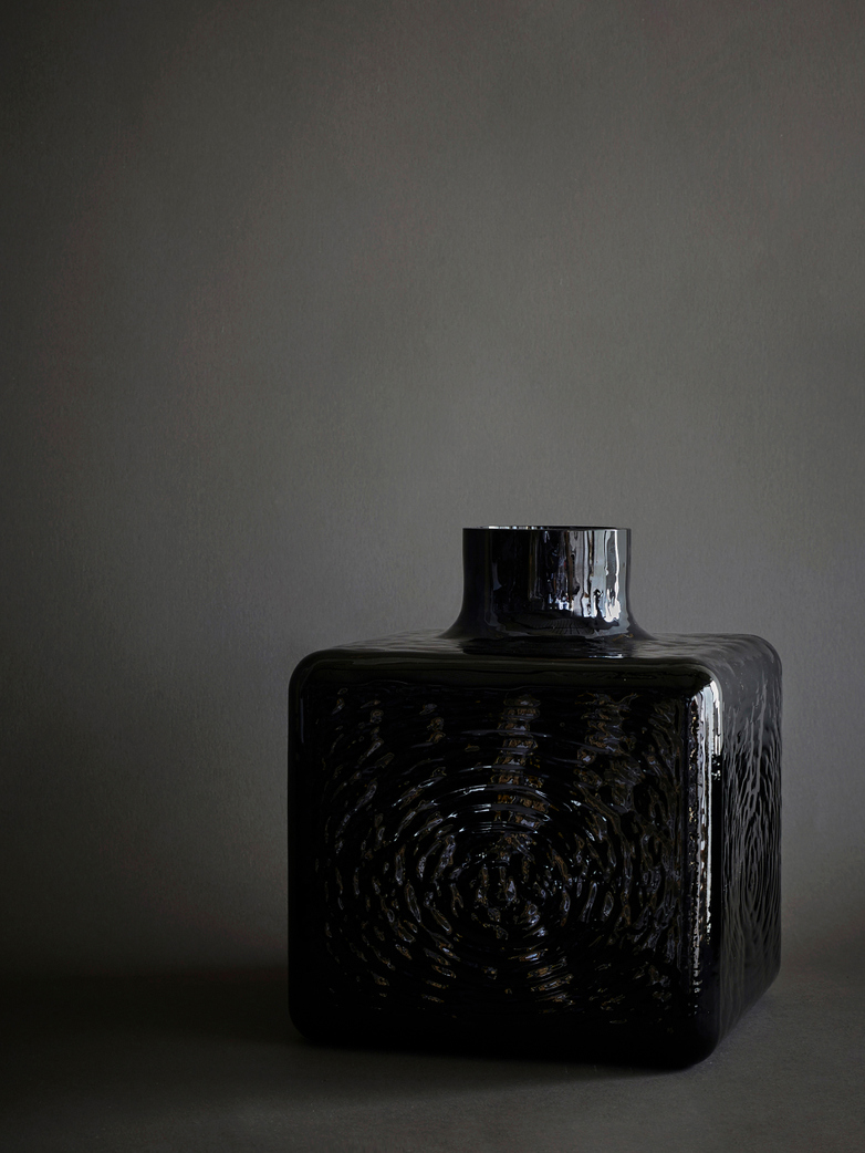 Cube Vase - Black
