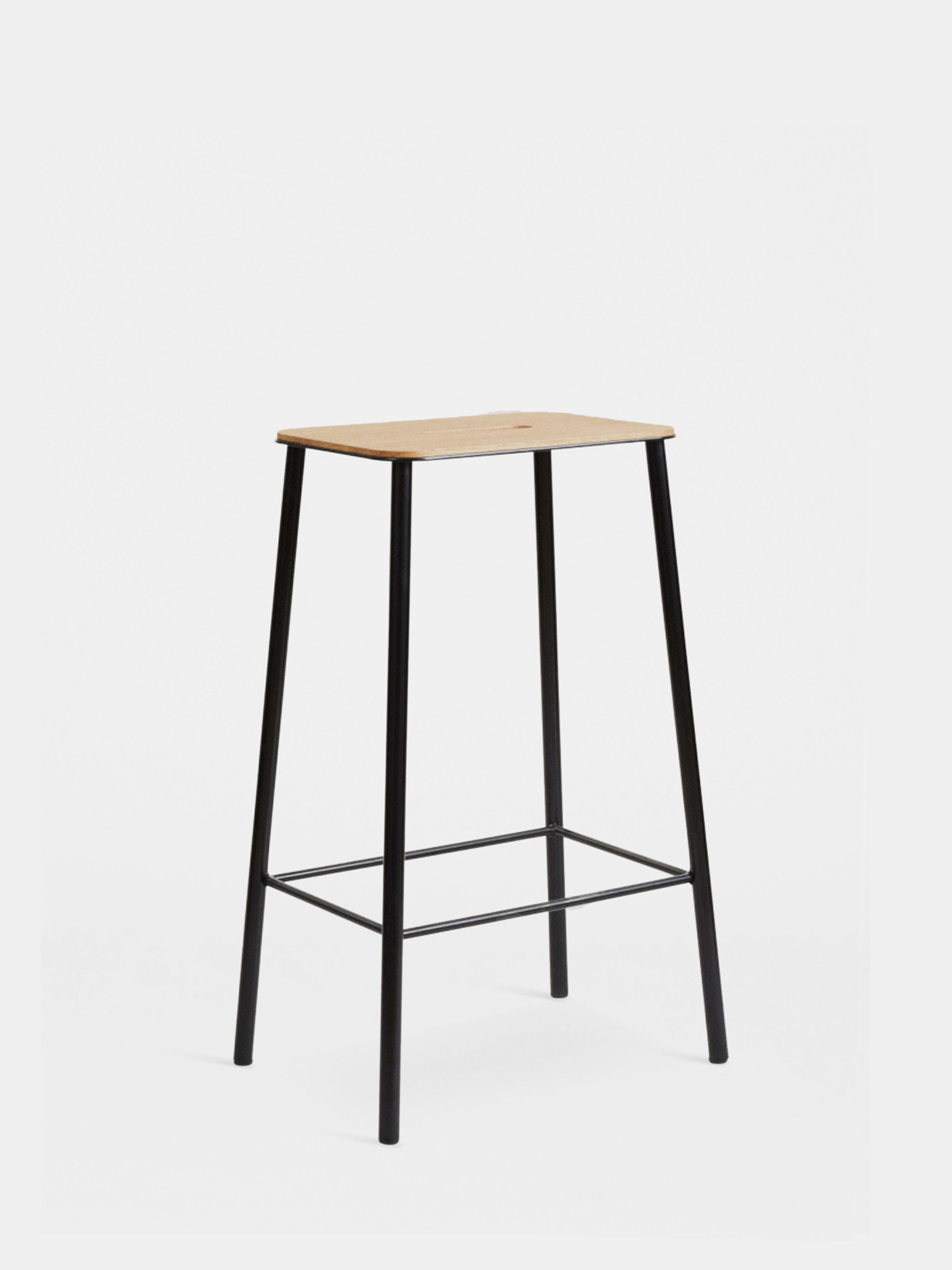 18316 8bc06d674e 18652 1ae15b9ee2 Adam Stool H65 Matt Black Oak Zoom Portrait