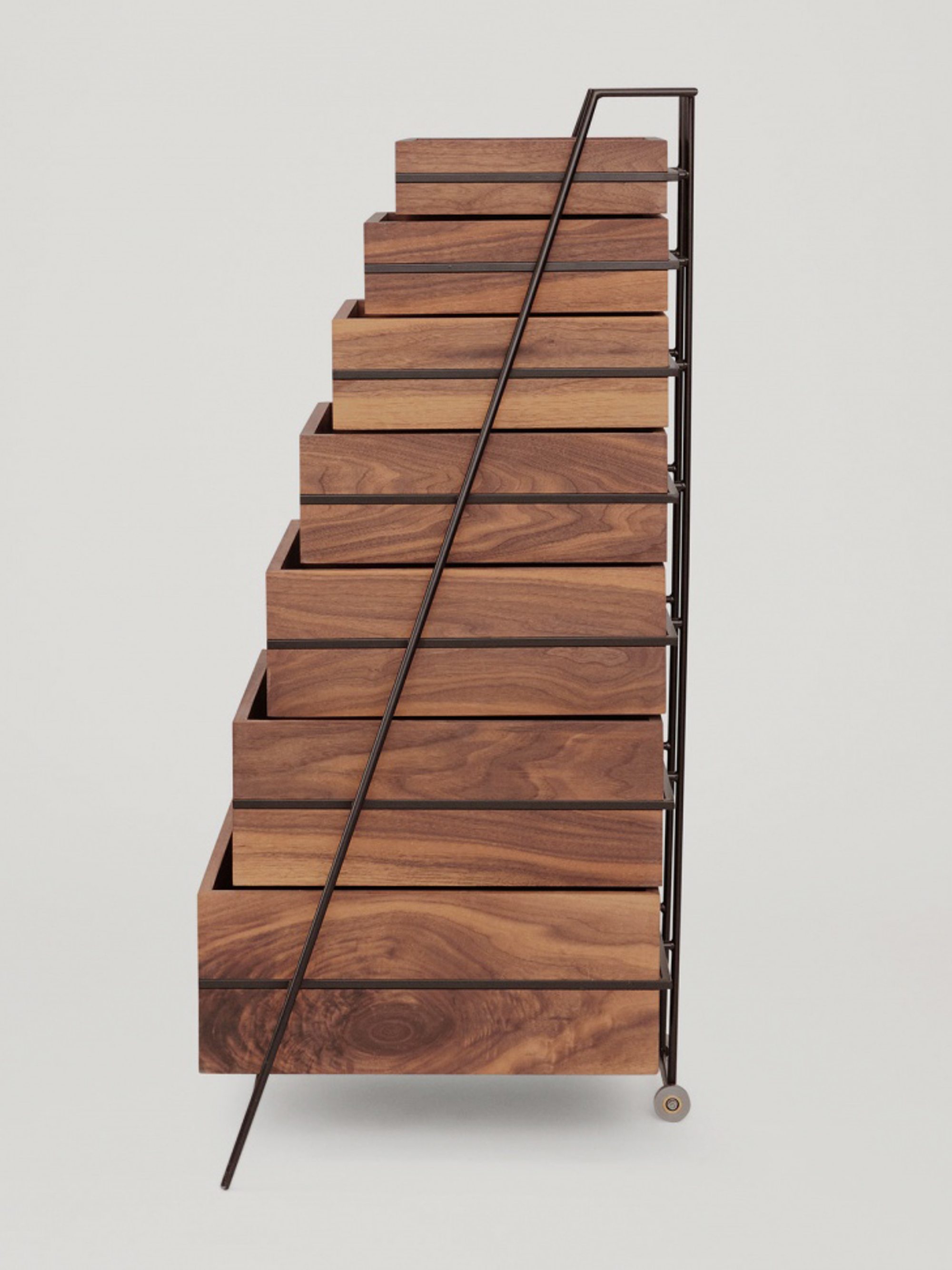18343 E5449205e0 Frama Sutoa Walnut 1 Portrait