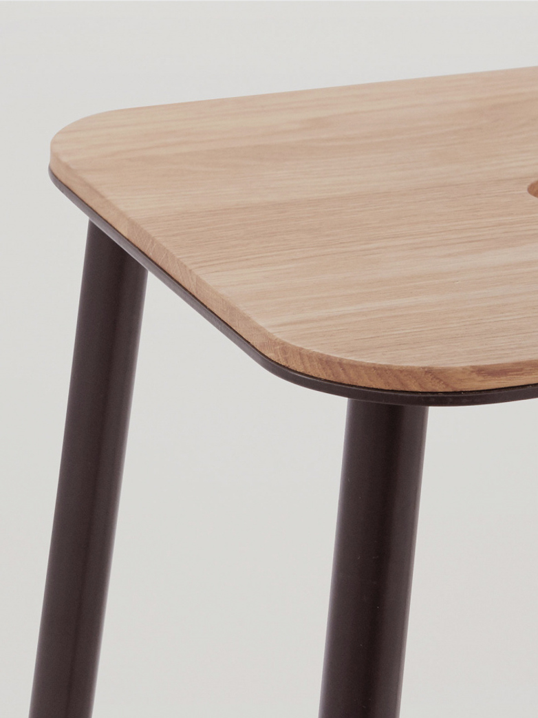 Adam Stool Oak - Matt Black