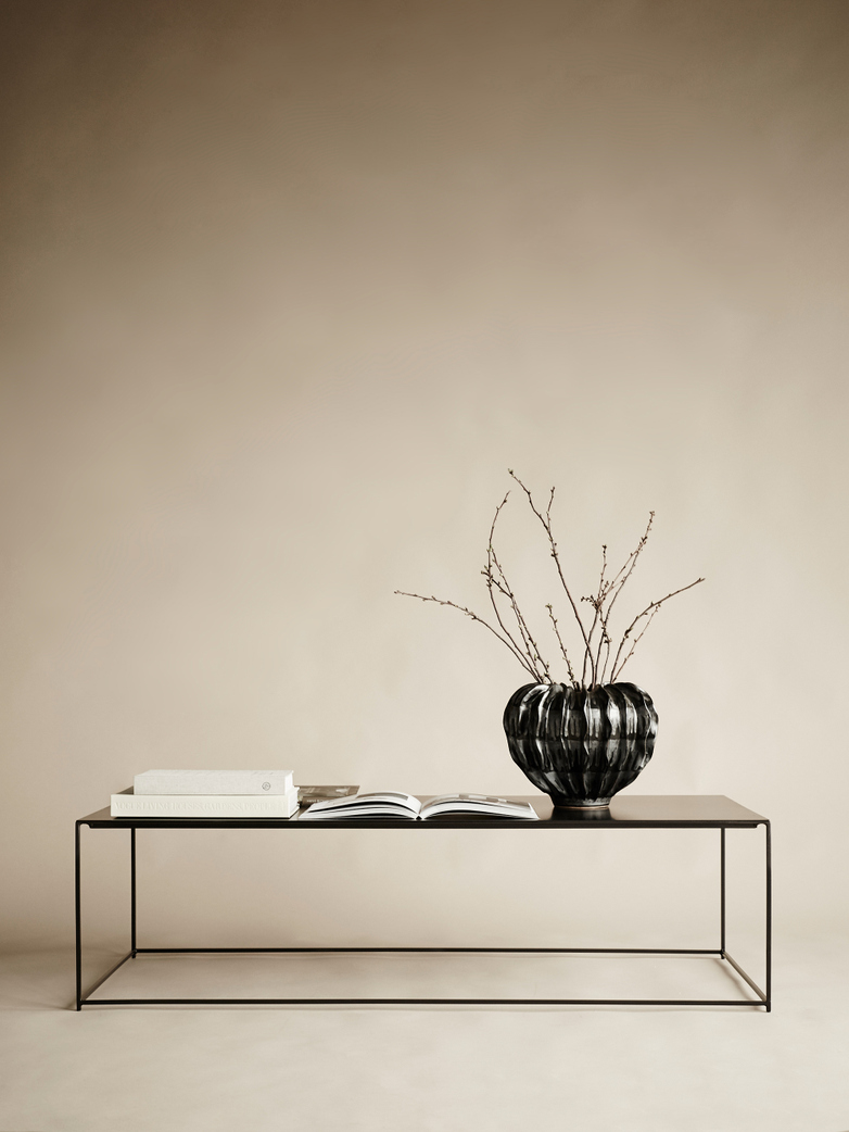 Slim Irony Low Table – 124 x 62