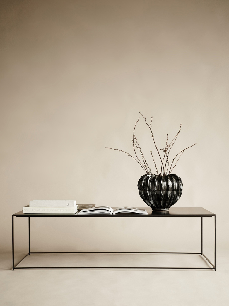 Slim Irony Low Table – 124 x 62