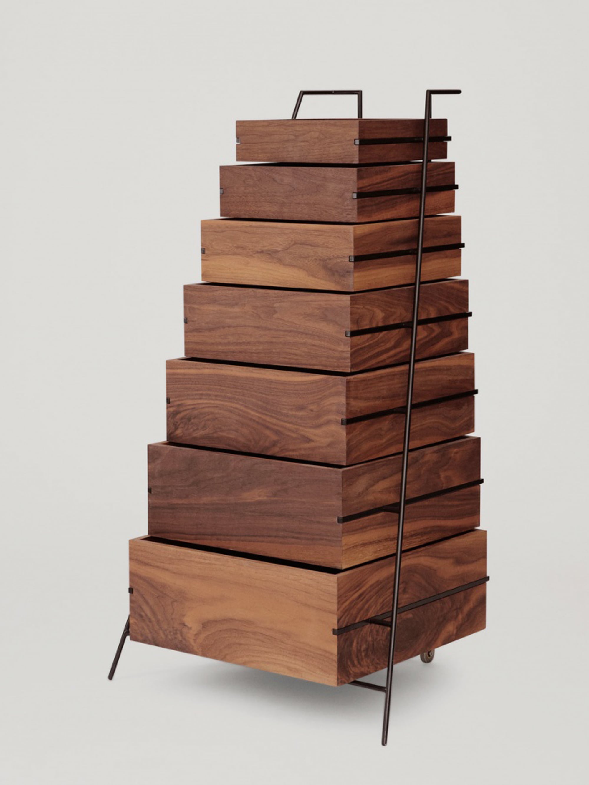 19241 F097c03320 Frama Sutoa Walnut Portrait