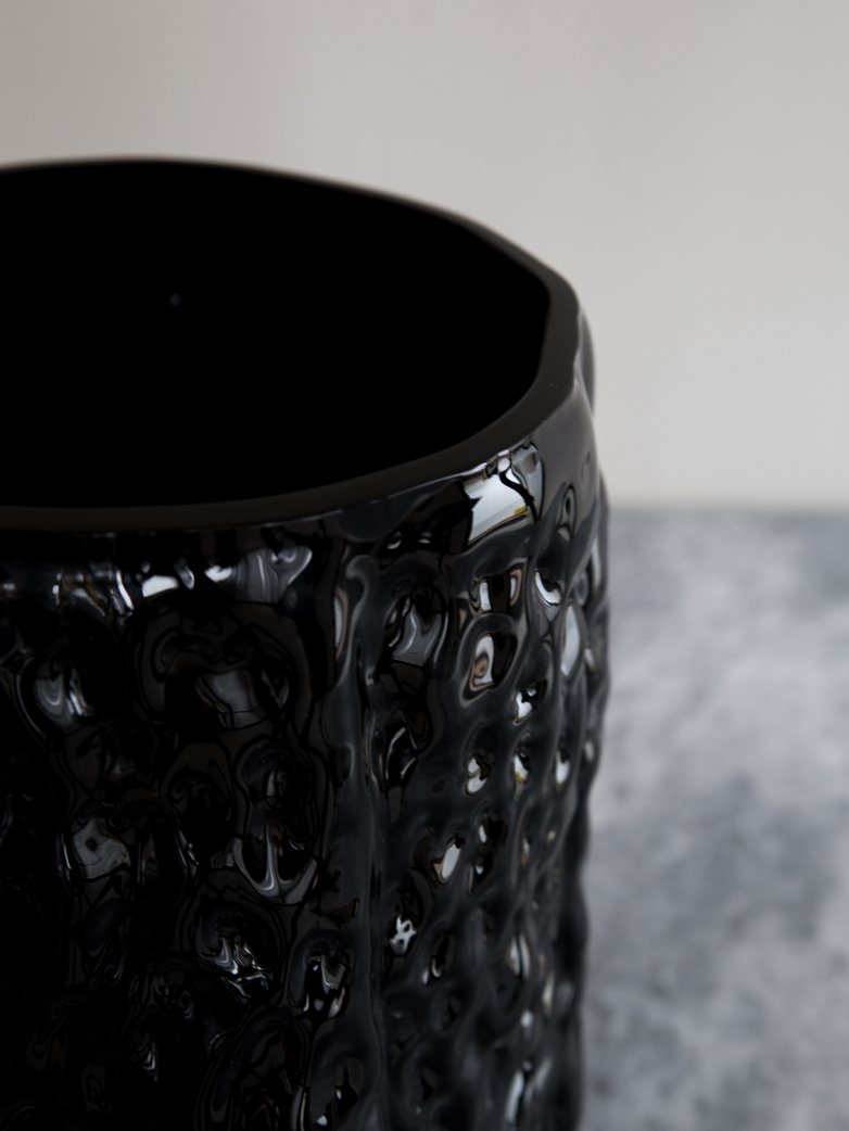 Shui Vase - Black