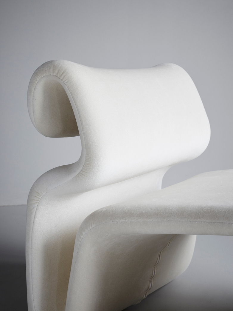 Etcetera Easy Chair – Creme White