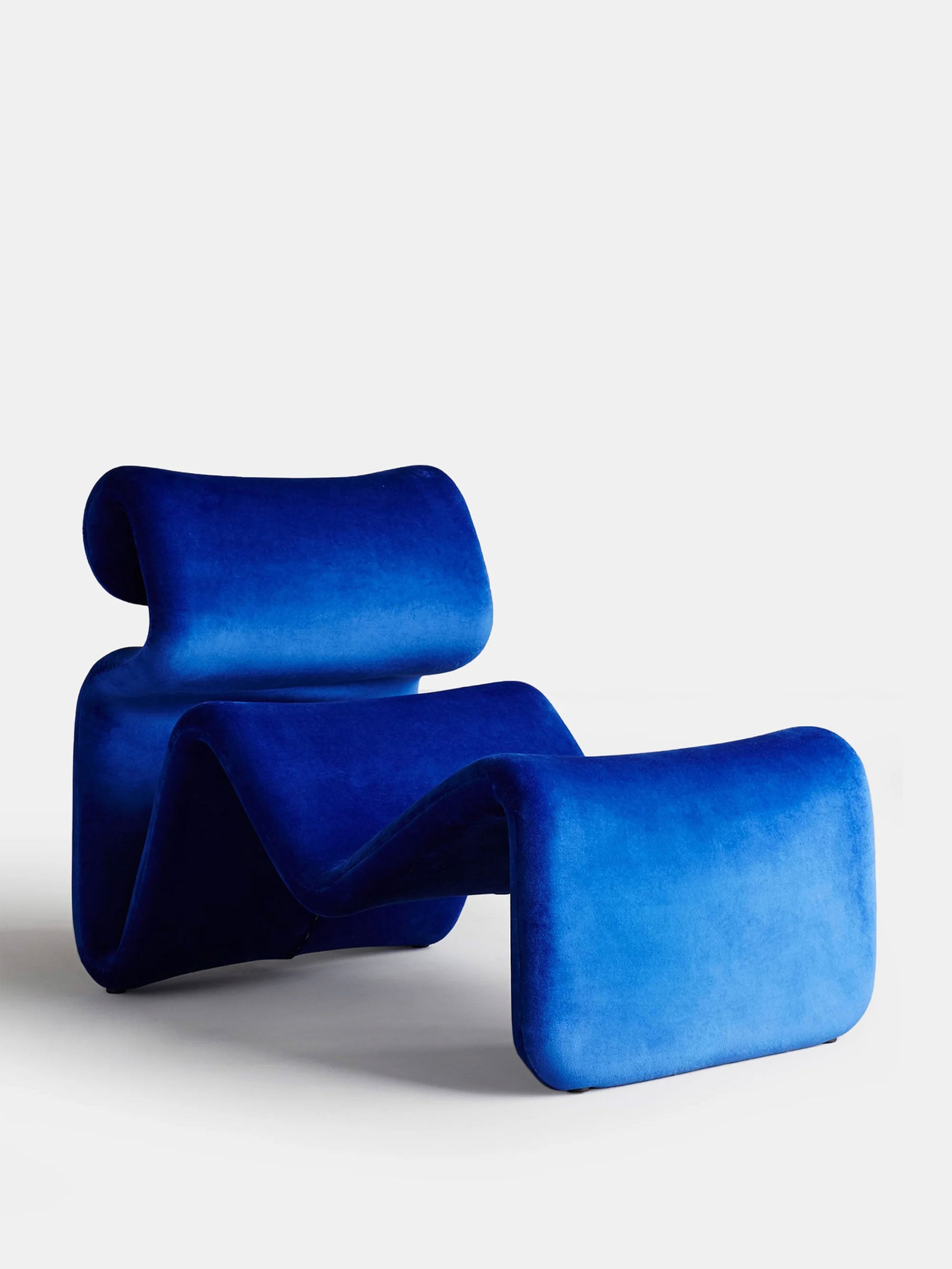 21183 7b4a593d69 Etcetera Lounge Chair Klein Blue Portrait