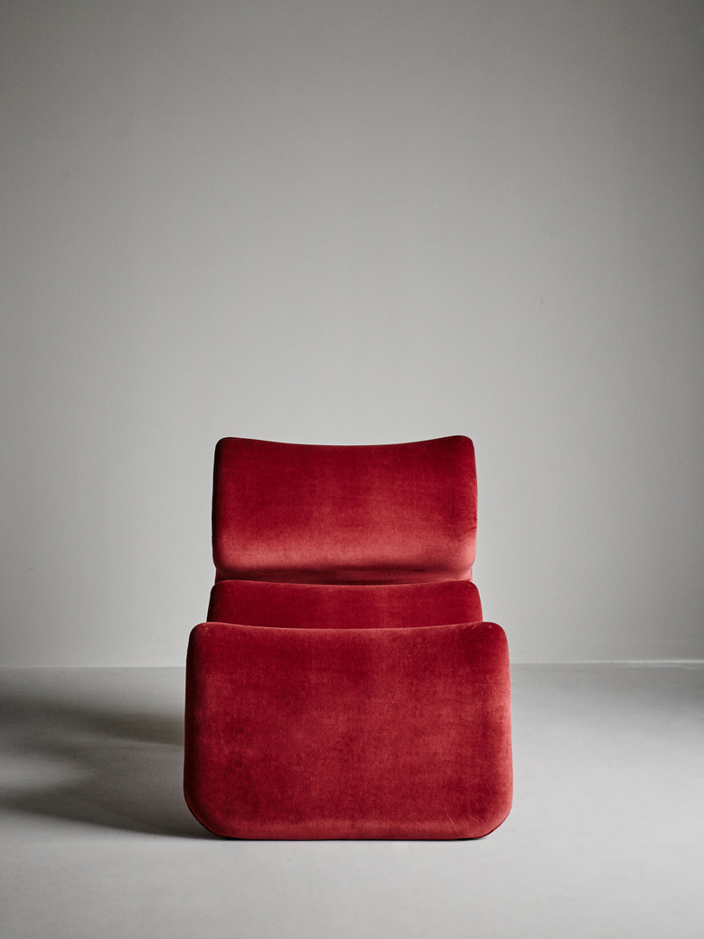 Etcetera Lounge Chair – Ruby Red