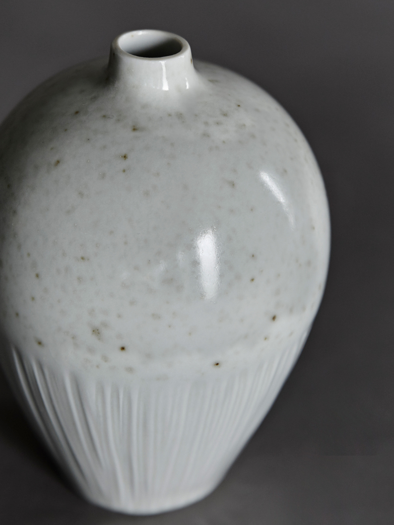 Ebba Ceramic White Vase – Medium
