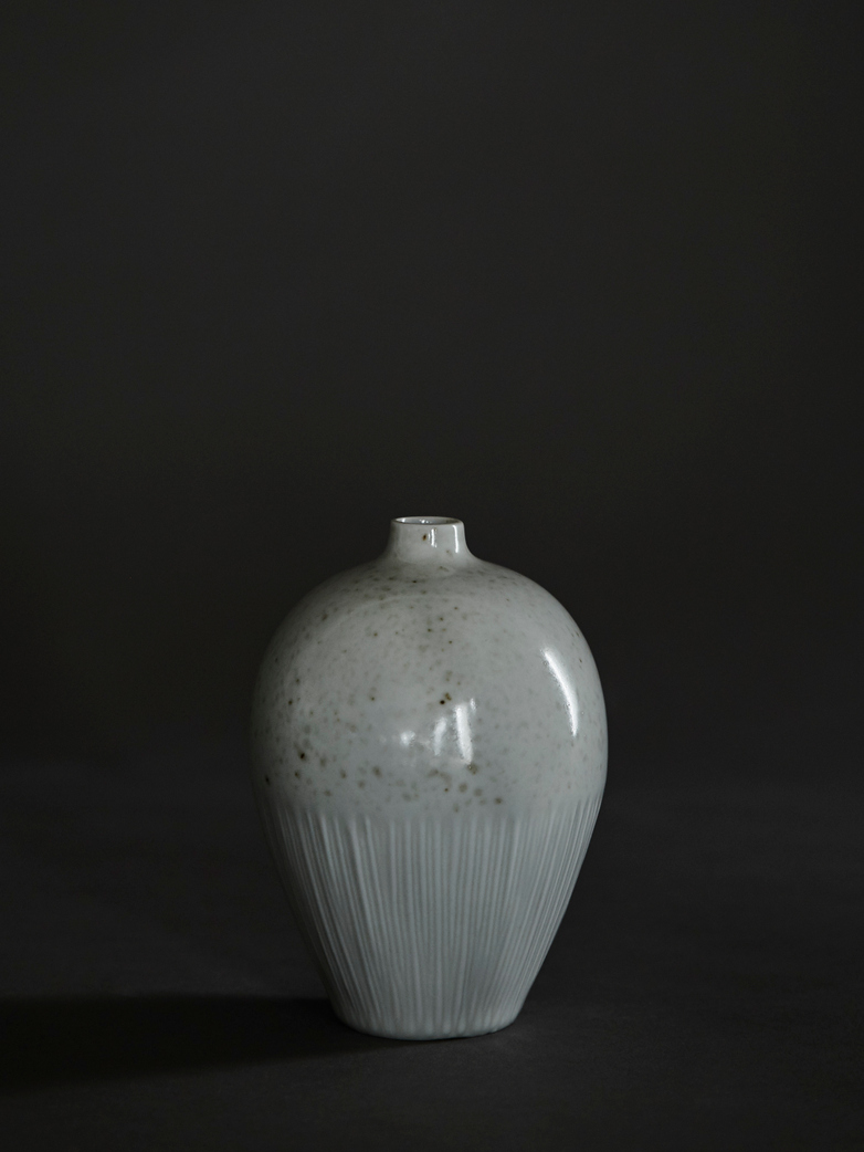 Ebba Ceramic White Vase – Medium