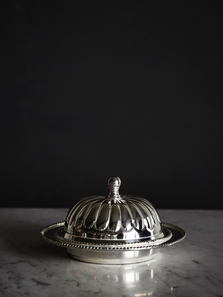 Butter Cup Pot