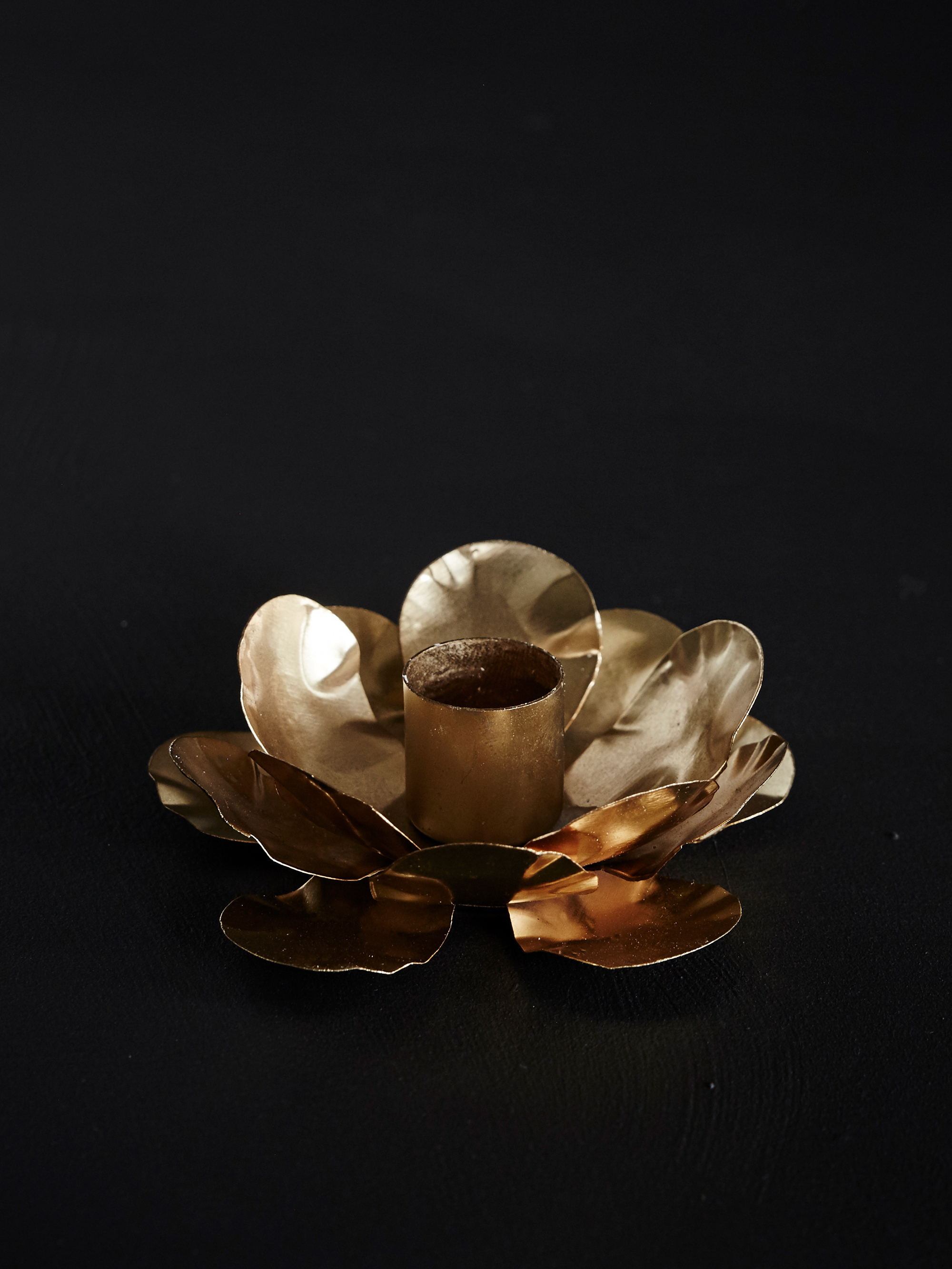 22065 Aeabf98d75 Cosmosbougeoir Caravane Flower Candle Holder 2 Portrait