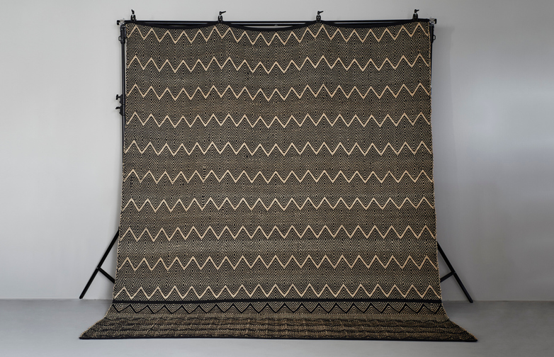 Seagrass Noir Rug – 400 x 300