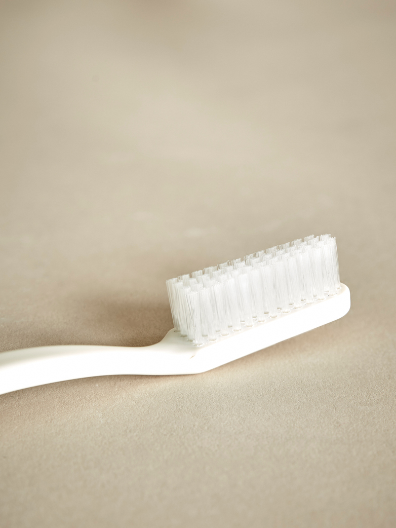 Toothbrush – Ivory White