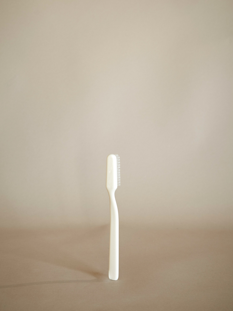 Toothbrush – Ivory White