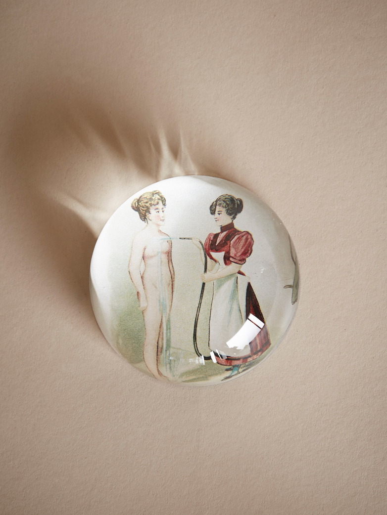 Paperweight Dome – Wash Woman